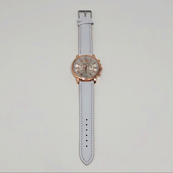 White leather watch - Picture 2 of 8